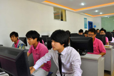 四川計(jì)算機(jī)學(xué)校熱門專業(yè)解析與計(jì)算機(jī)技術(shù)咨詢指南